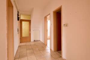 Altbaujuwel mit Balkon 4 Zimmer im Herzen von Bad Cannstatt – Die vollständige Adresse der Immobilie erhältst du vom Anbieter., 70376 Oberer Schlossgarten, Stuttgart – Vorschaubild 10