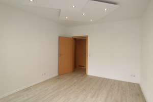 Helles Einzimmerapartment mit Ausblick * Südbalkon * Aufzug!  – Zingster Straße 30, 4207 Lausen-Grünau, Leipzig – Vorschaubild 3