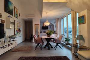 Hochwertige, barrierefreie Fünf- Raum- Wohnung mit Loggia in ruhiger Sackgasse