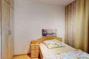Möbliertes Wohnen mit Stil – 2-Zimmer-Wohnung mit Balkon in zentraler Lage von Garching – Rathausplatz 2, 85748 Garching bei München – Vorschaubild 3