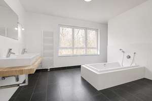 Ruhe, Design & Natur - neuwertiges Energiesparhaus in Waldrandlage mit besonderem Flair – Die vollständige Adresse der Immobilie erhältst du vom Anbieter., 65779 Kelkheim (Taunus) – Vorschaubild 13