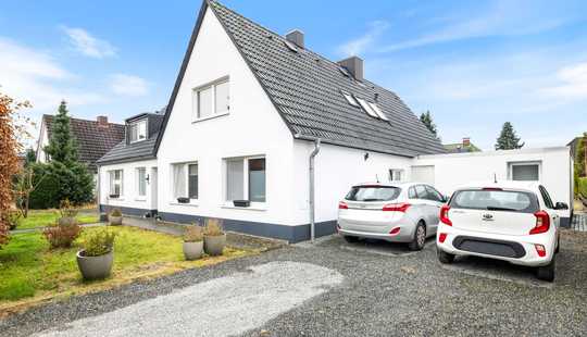 Bild von Energetisch modernisiert: Zweifamilienhaus in gepflegtem Zustand