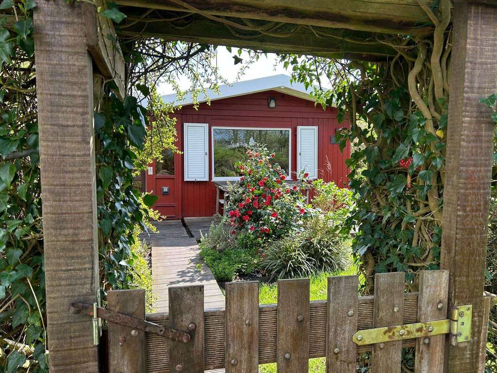 Back to the roots? Meerbude im Erholungsgebiet Kleines Meer zu verkaufen