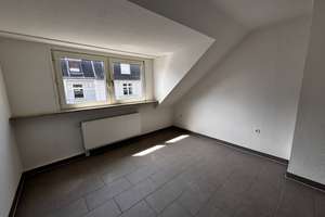 Modernisierte 2-Zimmer-Dachgeschosswohnung in Duisburg