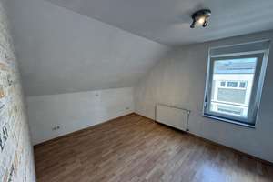 2,5 Zimmer Dachgeschoss-Wohnung in Krefeld-Fischeln - Küche inklusive – Die vollständige Adresse der Immobilie erhältst du vom Anbieter., 47807 Fischeln, Krefeld – Vorschaubild 6