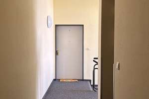 Solide 3 Zimmer Dachgeschosswohnung mit Ausblick und Wintergarten in grüner Hinterhof Idylle – Am Gangsteig 21, 85551 Kirchheim bei München – Vorschaubild 6