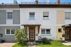 Familienfreundliches Reihenhaus mit Südgarten, Balkon und ausgebautem Dachgeschoss in begehrter W...