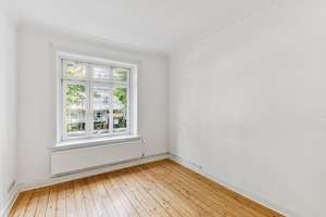 Ambiente. Balkon. Wohnung im Jugendstilhaus in begehrter Wohngegend – Methfesselstraße 24, 20257 Eimsbüttel (Ortsteil), Hamburg – Vorschaubild 10