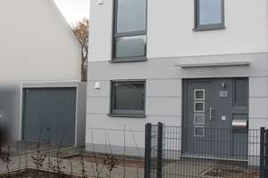 Freundliches 4-Zimmer-Reihenendhaus mit Garage zur Miete in Osloss – Die vollständige Adresse der Immobilie erhältst du vom Anbieter., 38557 Osloß – Vorschaubild 2