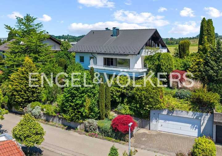 Großzügiges Einfamilienhaus mit Einliegerwohnung sowie See- und Bergblick in Tettnang-Schäferhof