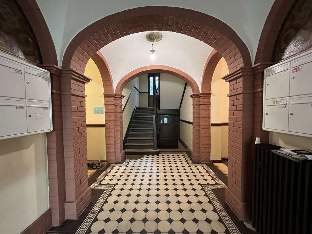 Schöne 2-Zi.-Wohung in Top-Lage, Kulturdenkmal, gut vermietet, ca. 50 m², ruhig, Provisionsfrei!