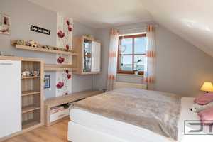 Modernisiertes EFH mit Einliegerwohnung und Traumgarten mit Fernblick auf den Rauhen Kulm! – Schlossgarten 16, 95517 Bayreuth (Kreis) – Vorschaubild 27