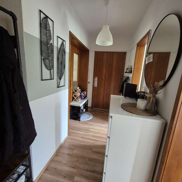 *** helle und schöne 3-Zimmer-Wohnung mit Balkon ***
