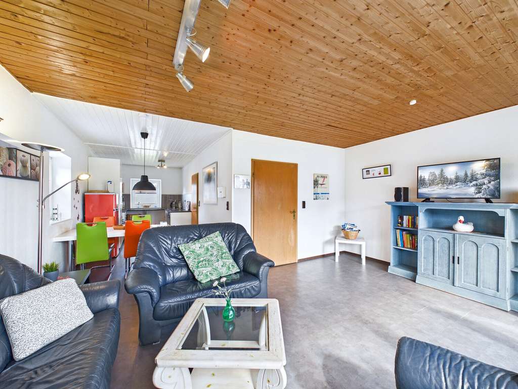 Immobilie in Leezdorf - Wohnen & Vermieten: 
Gepflegtes Zweifamilienhaus 
nahe Nordsee - Bild 3