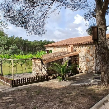 Rustikales Anwesen mit Steinhaus im Erdgeschoss zum Verkauf in El Perelló, Tarragona