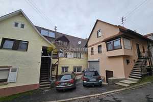 Ein Einfamilienhaus und ein Zweifamilienhaus zusammen zu verkaufen- Top Kapitalanlage! – Rathausweg 1 + 3, 74238 Hohenlohekreis – Vorschaubild 1