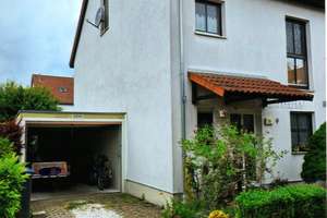 Solide und begehrte DHH mit Terrasse, Garage u. sonnigem Garten
