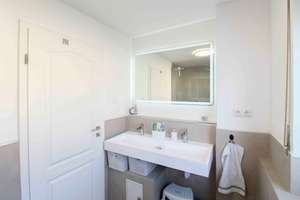 Attraktives modernes Reihenmittelhaus mit Wintergarten und Garten in ruhiger Lage von Erding – Die vollständige Adresse der Immobilie erhältst du vom Anbieter., 85435 Erding – Vorschaubild 10