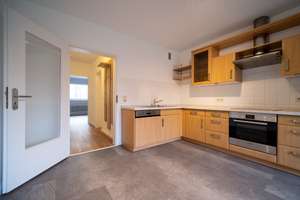 Stillvolle, moderne, möblierte 2 Zi Whg mit TG und EBK – Kärntner Str. 00, 65203 Biebrich, Wiesbaden – Vorschaubild 2