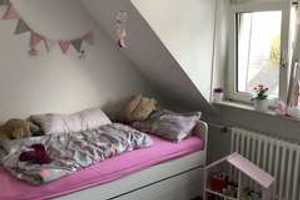 Exklusive, gepflegte 4-Zimmer-DG-Wohnung mit geh. Innenausstattung mit Balkon und EBK – Blasiusstrasse 14, 40221 Düsseldorf – Vorschaubild 5