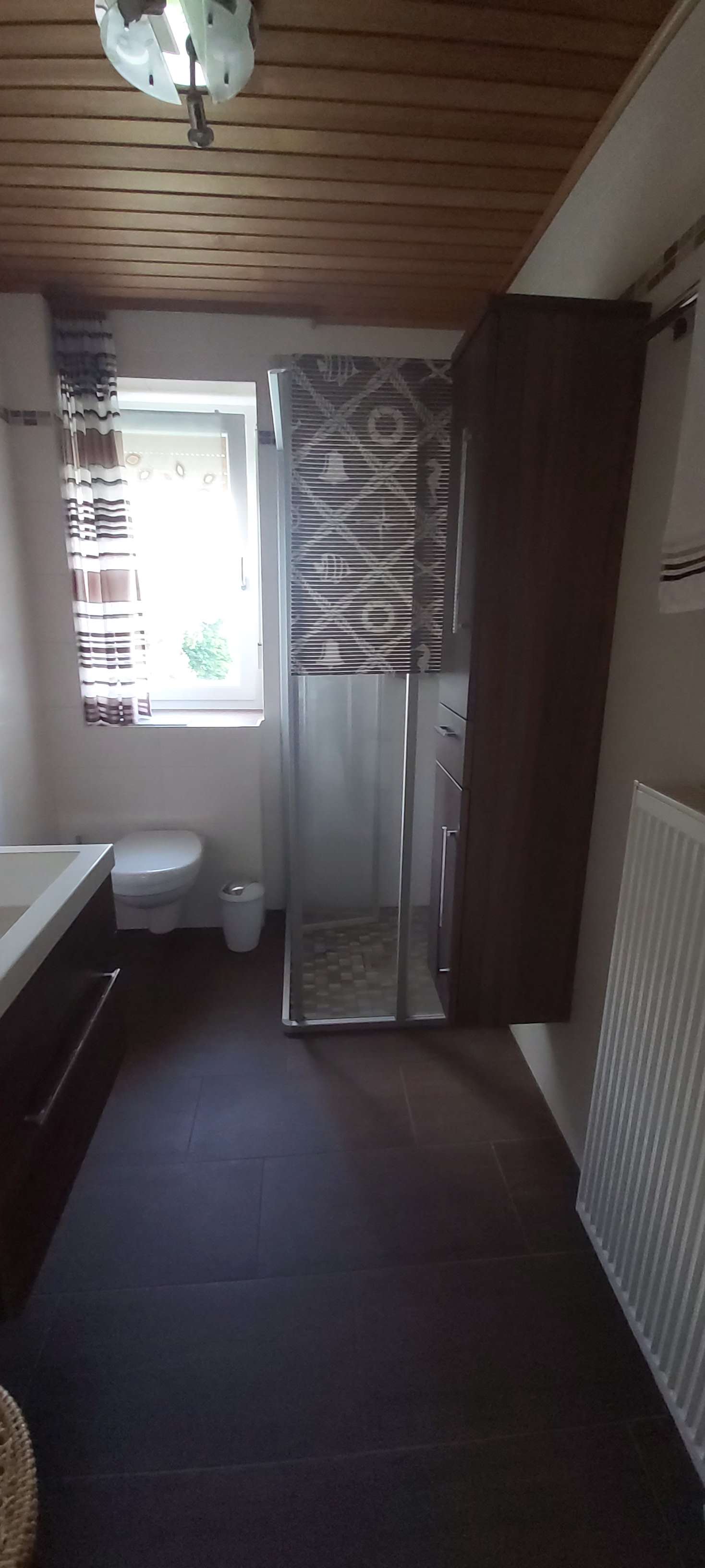 Immobilie in Pleystein - Großes Wohnhaus mit weitläufigem Garten und Garage - Bild 1