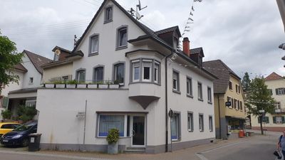 Wohn- / Geschäftshaus mit Büro & 2 Wohnungen