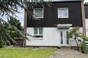 Reihenendhaus mit großem Garten und 3 Garagen – Offenbach am Main – Vorschaubild 1
