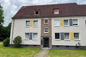 Klein, aber fein: sanierte 2,5-Raum Dachgeschosswohnung erwartet Sie! – Am U-Bogen 13, 45327 Essen – Vorschaubild 1