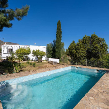 Cortijo mit Grundstück und Pool in der Nähe von Alhama de Almería