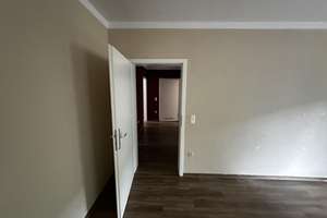 Großzügige 4-Zimmerwohnung im Herzen von Essen-Rüttenscheid – Julienstraße 1, 45130 Rüttenscheid, Essen – Vorschaubild 3