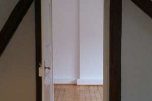 3-Zi.-DG-Altbauwohnung mit EBK in zentraler Lage, mit STP optional – Hermannstraße 18, 65183 Westend / Bleichstraße, Wiesbaden – Vorschaubild 4