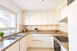 Erstklassige Drei-Zimmer-Wohnung mit Balkon in ruhiger, zentraler Lage – 60388 Bergen-Enkheim, Frankfurt am Main – Vorschaubild 6