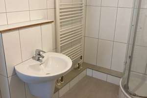 Erstbezug nach Sanierung mit neuer Kochinsel und Balkon: attraktive 3-Zimmer-Wohnung – Ehlvershof 5, 30419 Vinnhorst, Hannover – Vorschaubild 8