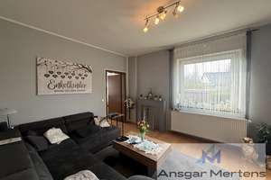 (M)EIN Zweifamilienhaus in MG-Kothausen
Wohnlichkeit auf ca. 120 m² inkl. Doppelgarage & Gartenoase – Kothausen 38, 41179 Rheindahlen-Land, Mönchengladbach – Vorschaubild 5