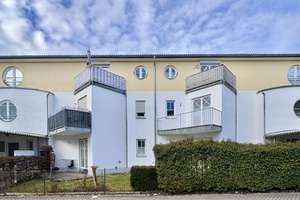 Provisionsfrei: 1-Zimmer-Dachgeschosswohnung mit Balkon, inkl. TG und EBK