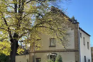 Freistehendes Einfamilienhaus mit Garten in ruhiger und verborgener Lage in Troisdorf-Mitte  – Rhein-Sieg-Kreis – Vorschaubild 1