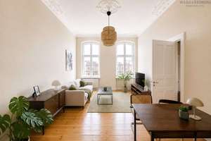 Zeitlose Eleganz: Charmanter Altbau mit Balkon und Flair