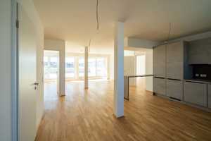 Lichtdurchflutetes 2,5 ZI - Penthouse mit großer Dachterrasse nach Süden – Dr.-Gessler-Straße 2, 93051 Regensburg – Vorschaubild 1