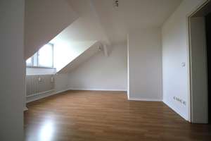 +++ Dachgeschosswohnung mit Einbauküche.....+++ – Ulmenstraße 18, 9112 Kaßberg, Chemnitz – Vorschaubild 4