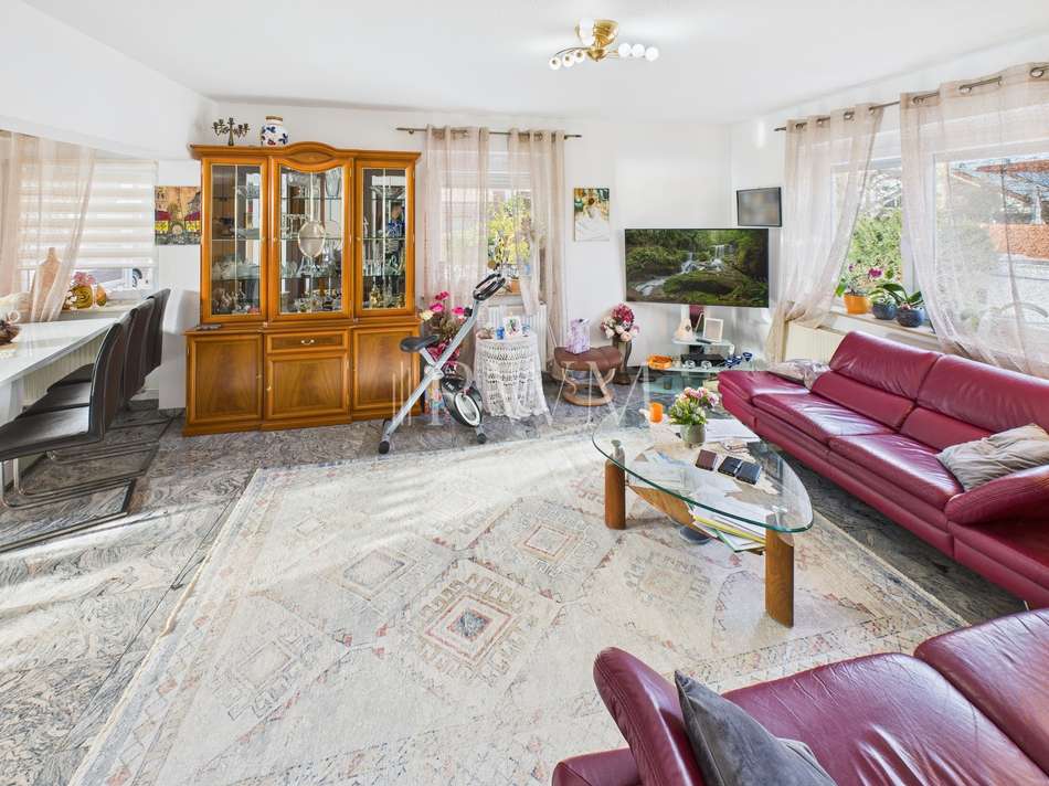 EG: Wohn + Esszimmer