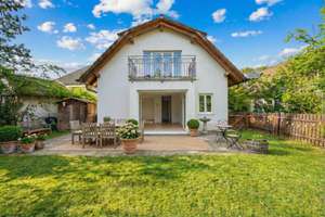 Charmante Doppelhaushälfte verborgen im Grünen