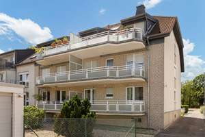 Lichtdurchflutete 4-Zimmer Wohnung mit 2 Balkonen, Garage & Stellplatz. Sehr gute Infrastruktur. – Die vollständige Adresse der Immobilie erhältst du vom Anbieter., 51149 Westhoven, Köln – Vorschaubild 17