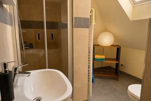 Traumhafte Villa mit privatem Pool, wunderschönem Garten und sonnigem Eckgrundstück Dresden-Weixdorf – Die vollständige Adresse der Immobilie erhältst du vom Anbieter., 1108 Weixdorf, Dresden – Vorschaubild 12