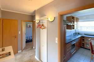 Schöne 2,5 Zimmer Wohnung mit Balkon in Suchsdorf – sofort einziehen oder als Kapitalanlage – Die vollständige Adresse der Immobilie erhältst du vom Anbieter., 24107 Suchsdorf, Kiel – Vorschaubild 2
