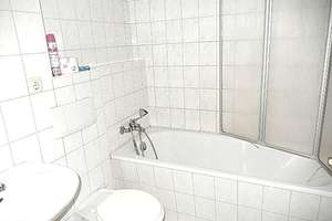 2 R.Whg. Chemnitz Kaßberg , Lift, lichtdurchflutet, Laminat, Bad mit Wanne, Küche mit Fenster, – Franz-Mehring-Straße 2, 9112 Kaßberg, Chemnitz – Vorschaubild 15