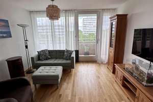 Exklusive 2-Zimmer-Wohnung an der Grenze zwischen Bogenhausen und Englschalking - Vollmöbiliert – Stolzingstraße 21, 81927 Englschalking, München – Vorschaubild 2