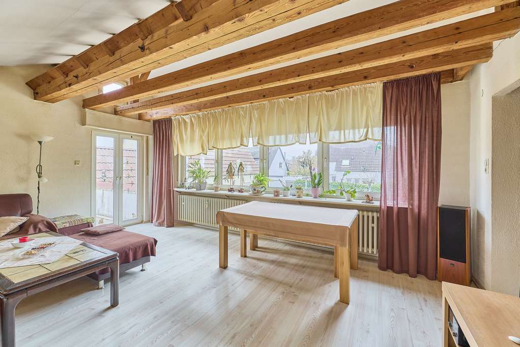 Immobilie in Schifferstadt - 4-Zimmer-Dachgeschosswohnung mit Garten und Garage in gepflegtem 2FH! - Bild 0