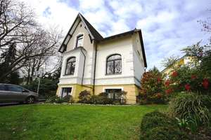 Stilvolle Villa in Leverkusen-Schlebusch mit grünem Grundstück und Wintergarten – Die vollständige Adresse der Immobilie erhältst du vom Anbieter., 51375 Schlebusch, Leverkusen – Vorschaubild 2