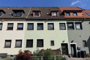 Frisch renoviert - 2 Zimmer im 2 OG