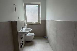 Frisch renovierte 3-Zimmer-Wohnung mit Balkon in Frankfurt-Hausen | ca. 70 m² – 60488 Hausen, Frankfurt am Main – Vorschaubild 5